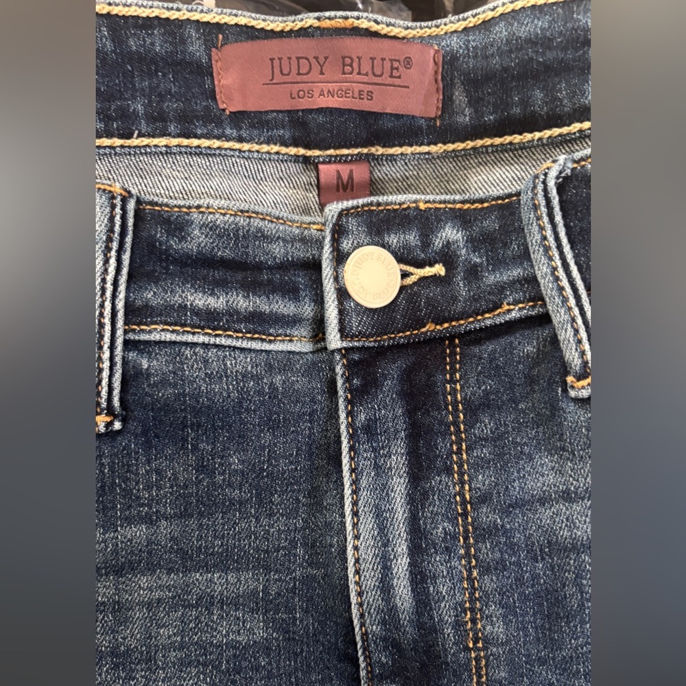 Judy Blue Jean Shorts
Worn 1 x 
Size Medium